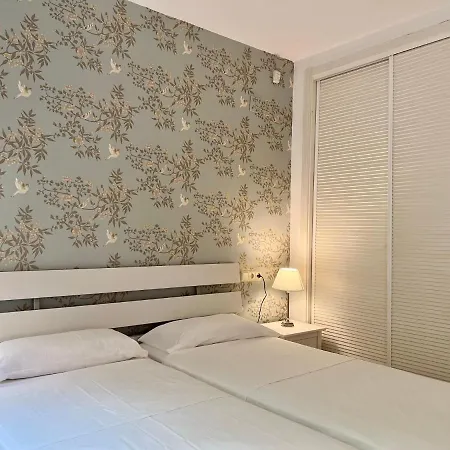 Golden Mile Oasis With Pool & Gym Apartamento *