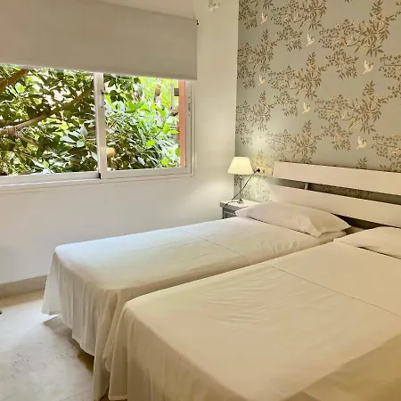 Golden Mile Oasis With Pool & Gym