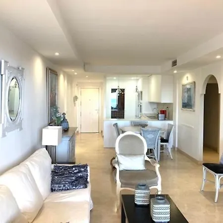 Golden Mile Oasis With Pool & Gym Appartement Marbella