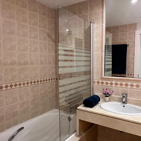 דירה Golden Mile Oasis With Pool & Gym מארבלה