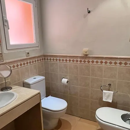 Golden Mile Oasis With Pool & Gym Appartement