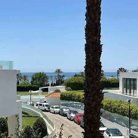 Golden Mile Oasis With Pool & Gym Apartment *