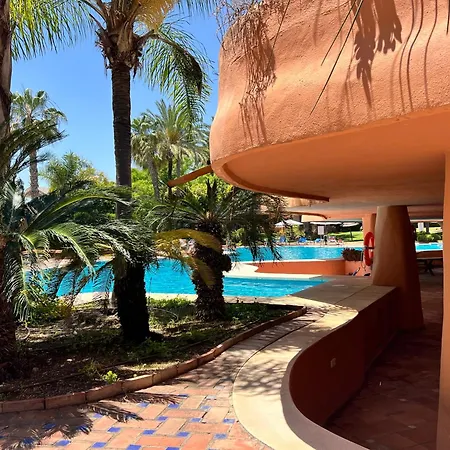 Golden Mile Oasis With Pool & Gym Lejlighed