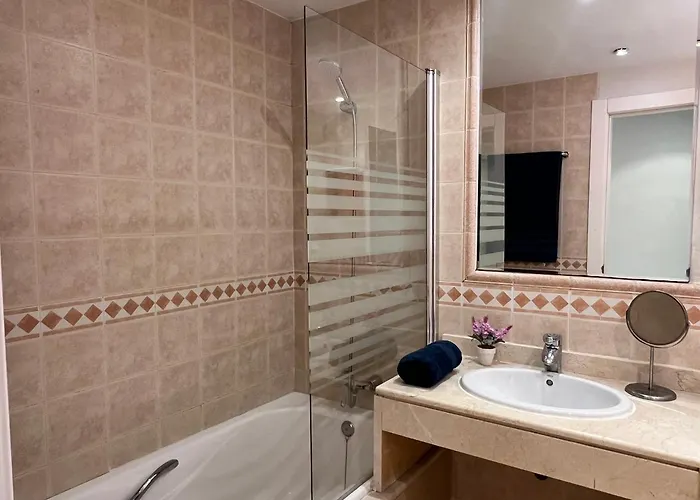 Apartment Golden Mile Oasis With Pool & Gym Marbella