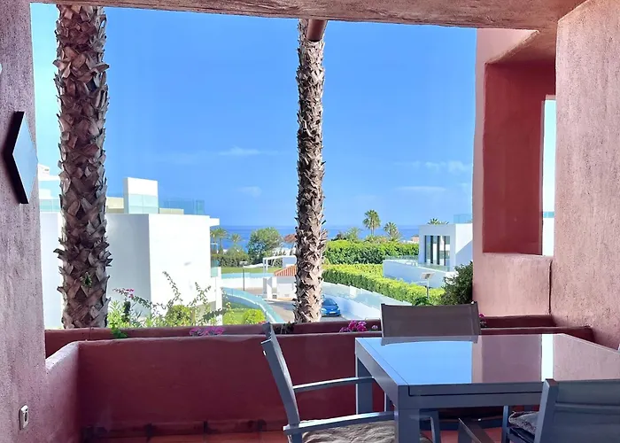 Apartmán Golden Mile Oasis With Pool & Gym