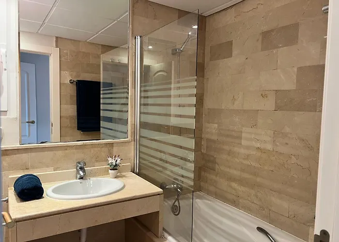 Golden Mile Oasis With Pool & Gym Lejlighed Marbella