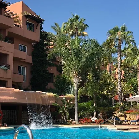 Апартаменти Golden Mile Oasis With Pool & Gym *